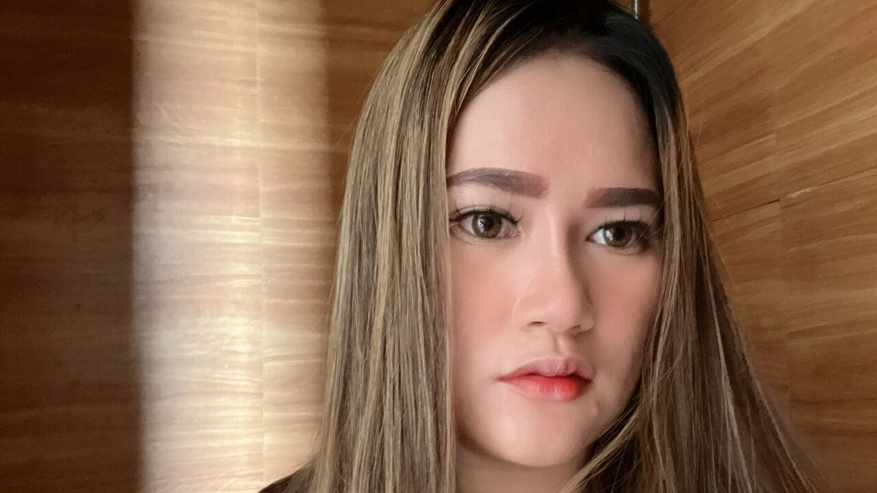 Speak with AdriannaFowler Live