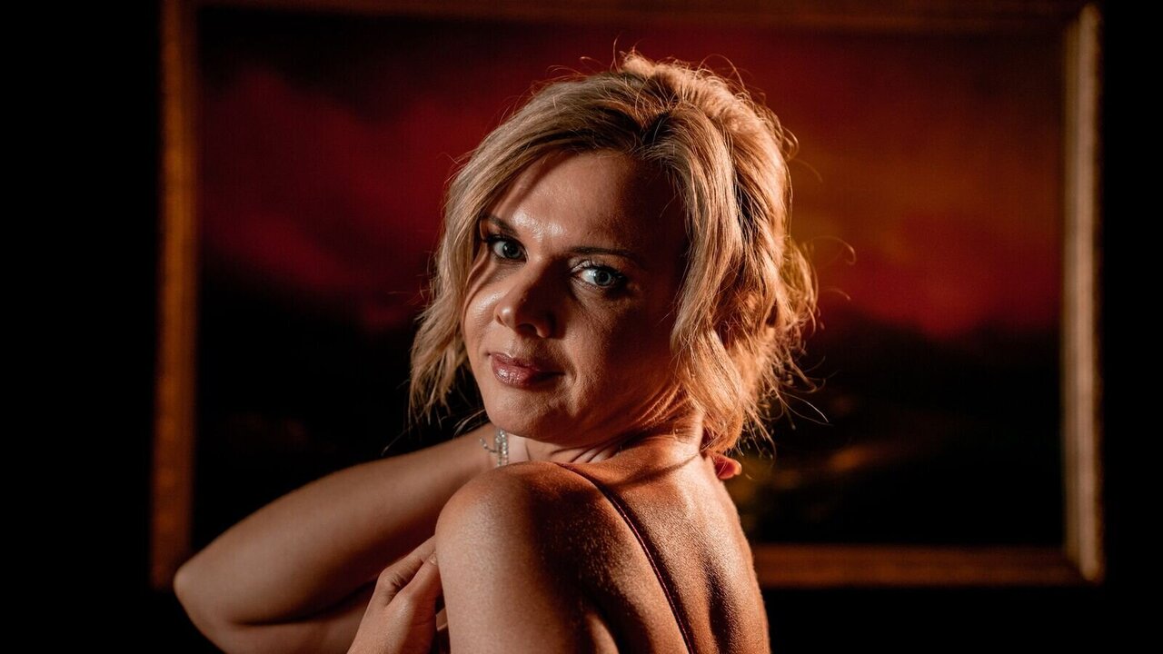 Speak with AgathaKlouin Live