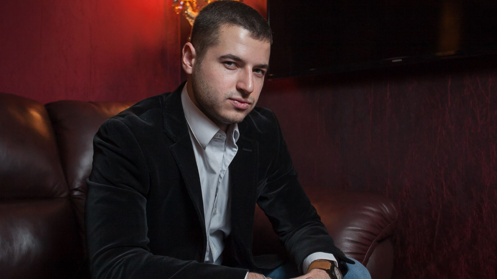 Speak with AhilesWow Live