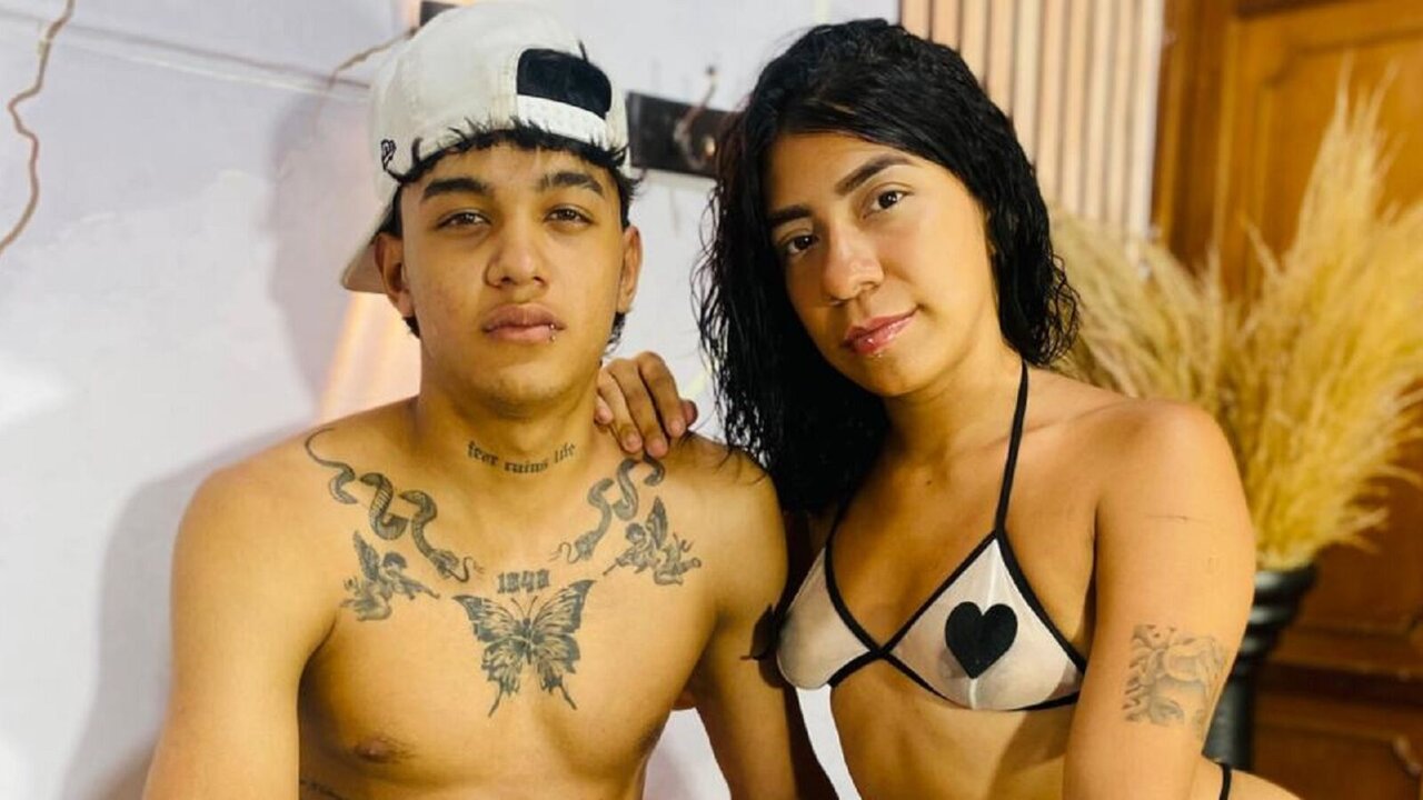 Speak with AlessiaAndAxel Live