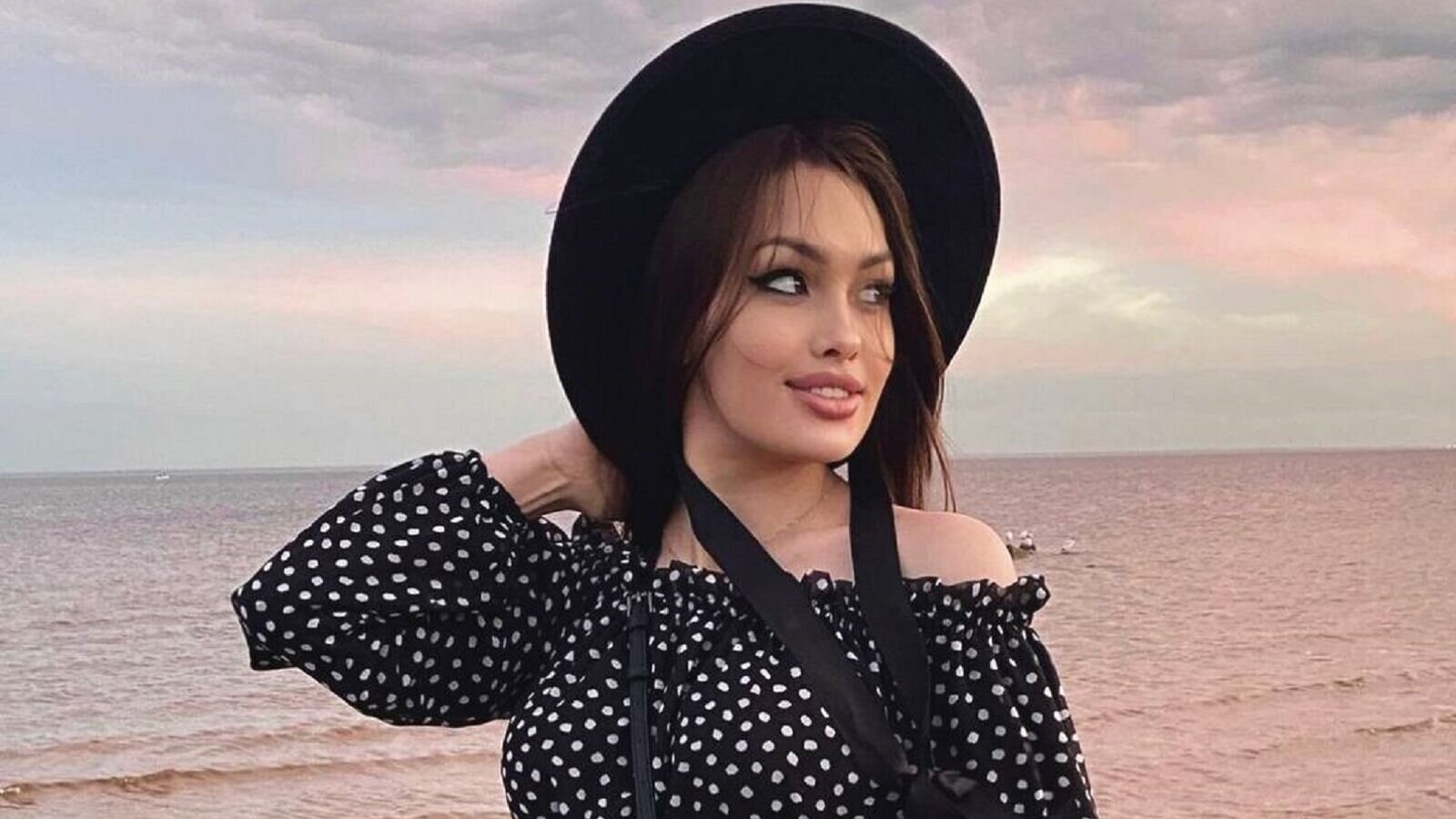 Speak with AlexandraKalante Live