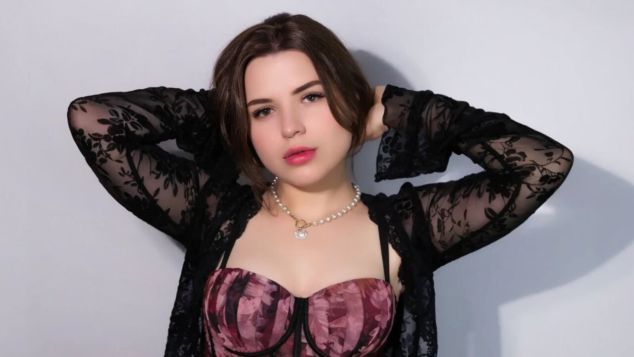 Speak with AliceLiador Live