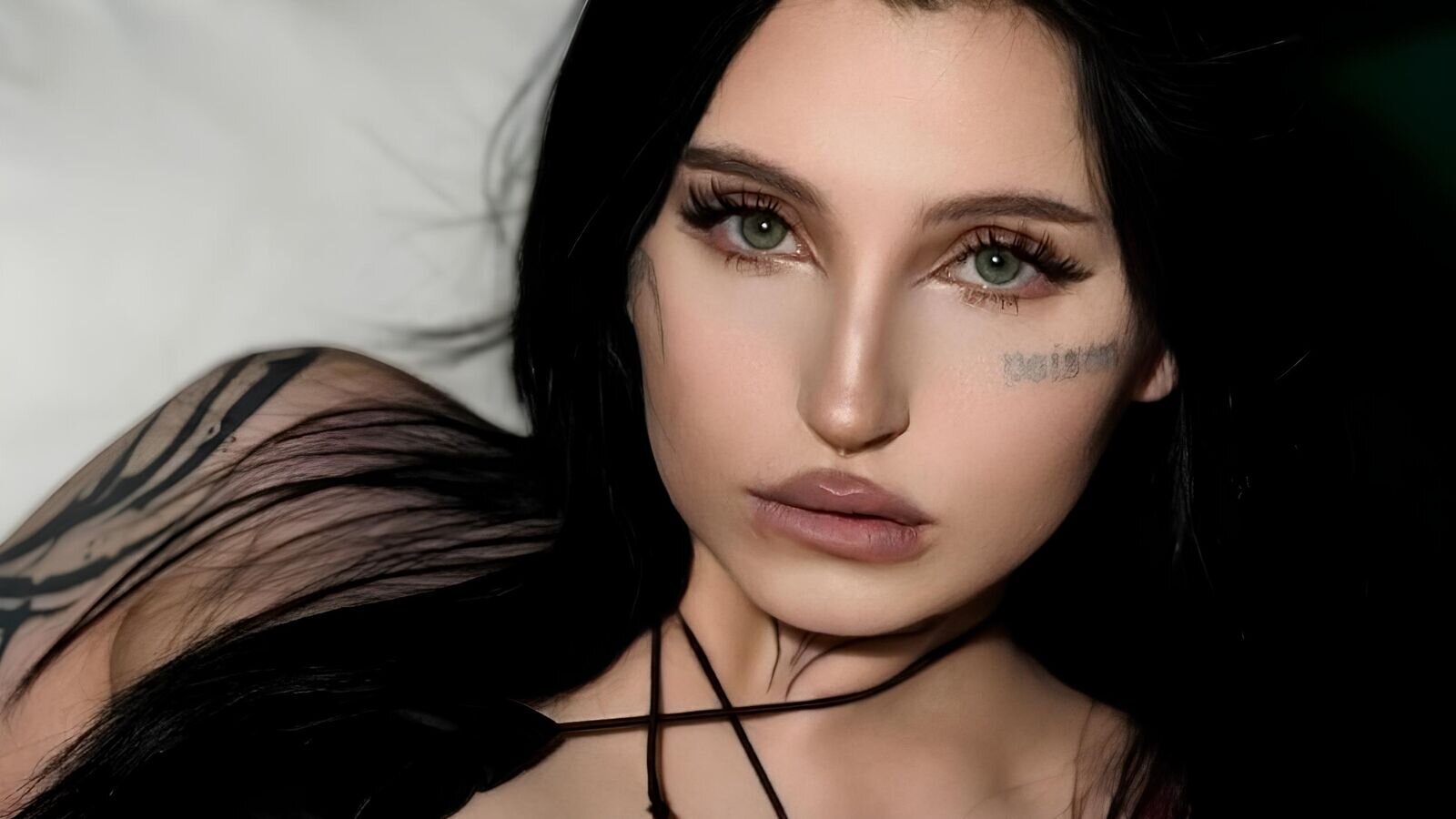 Speak with AliceWesly Live