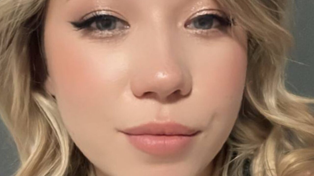 Speak with AlyraSun Live