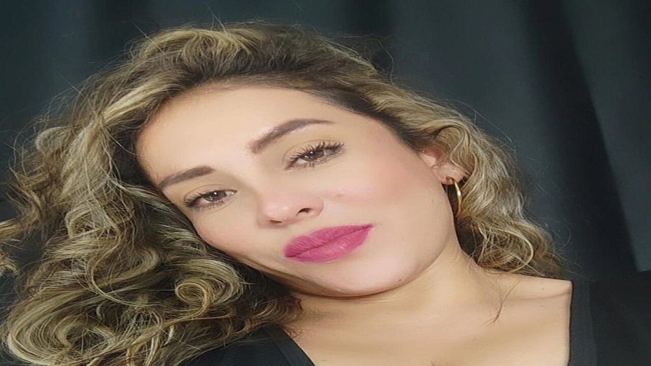 Speak with AmaranthaJones Live