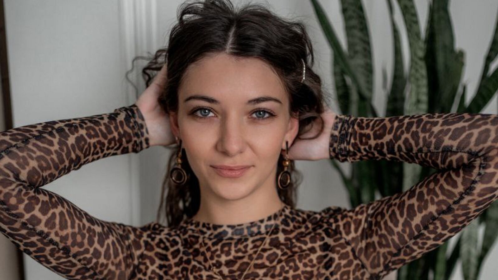 Speak with AnniNeals Live