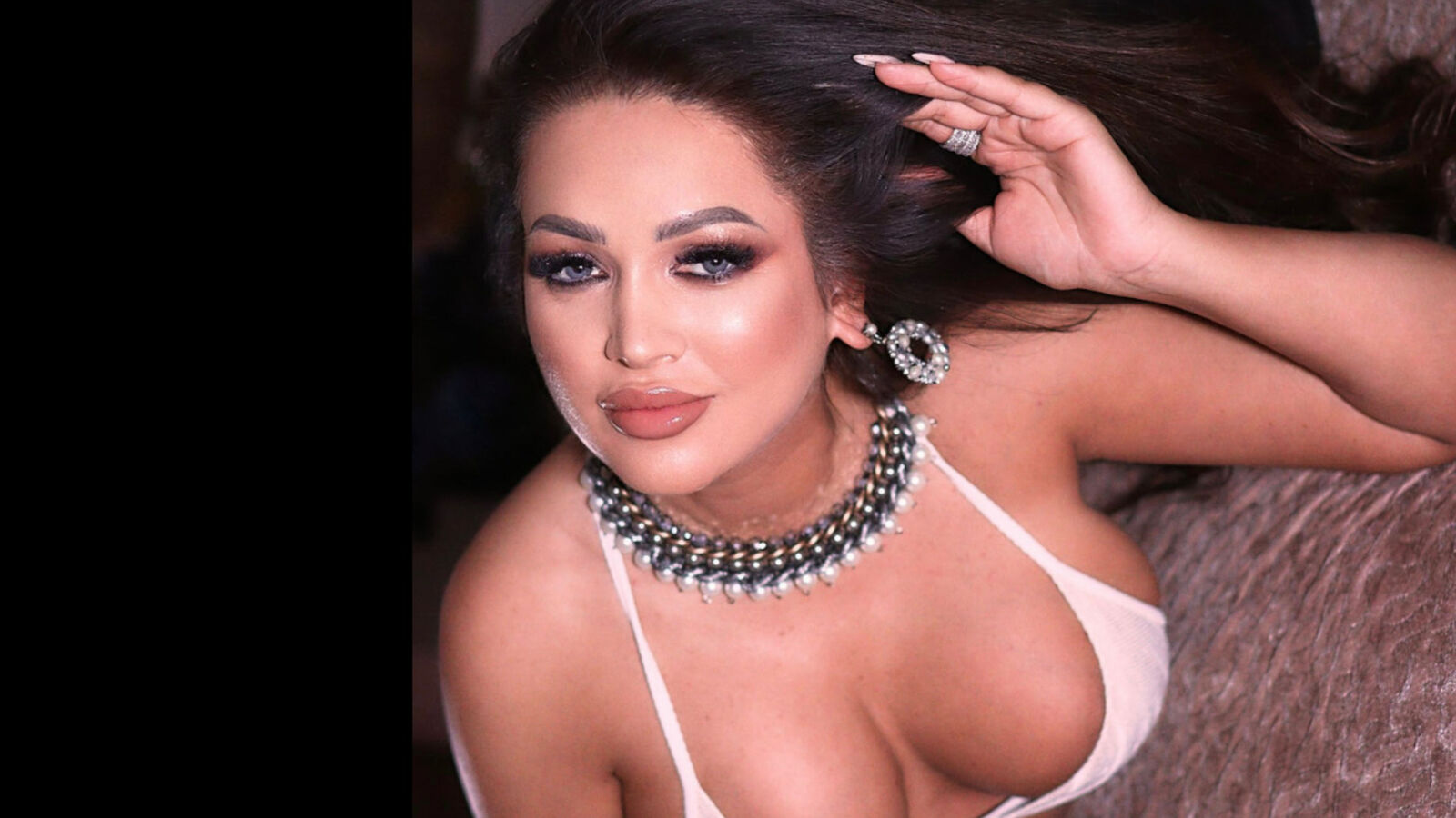 Speak with AssyaLorra Live