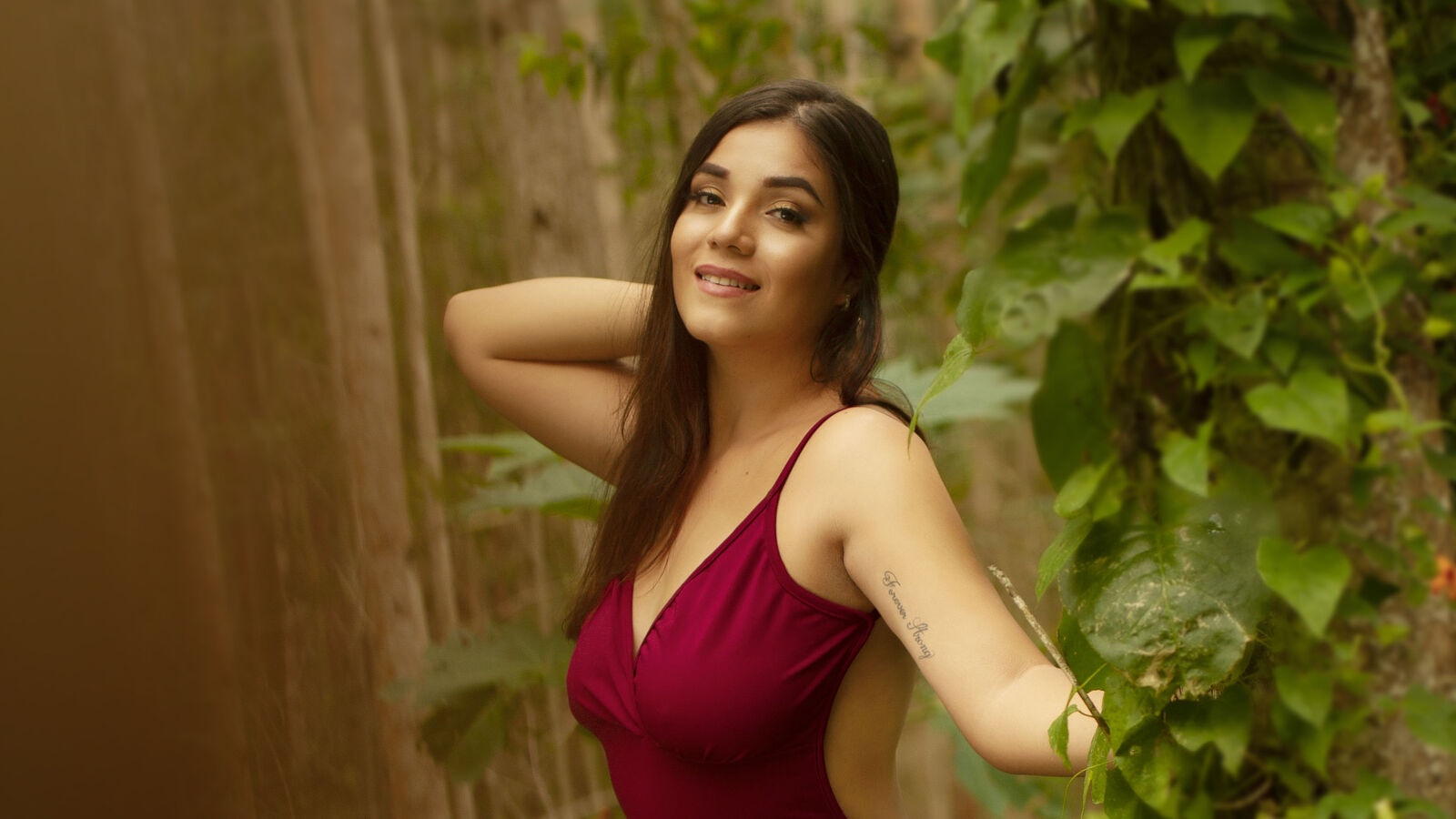 Speak with AvaDashian Live