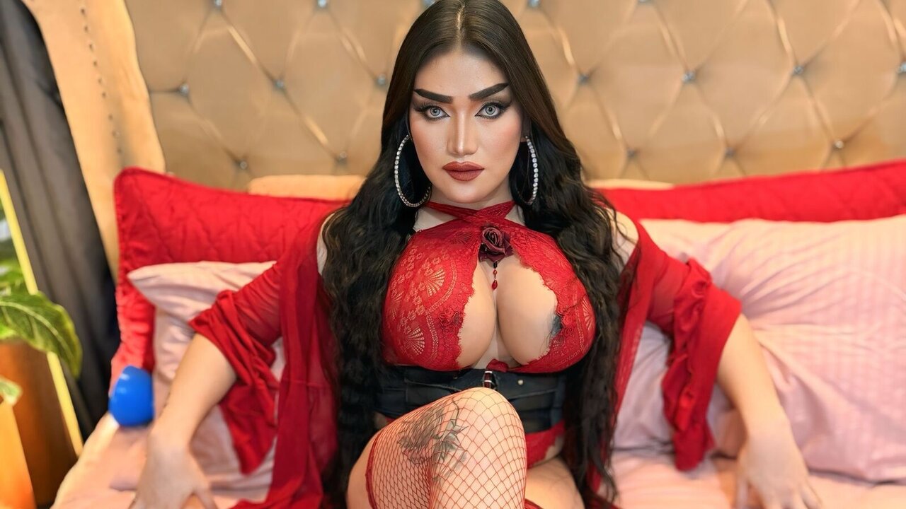 Speak with CarolineCrosz Live