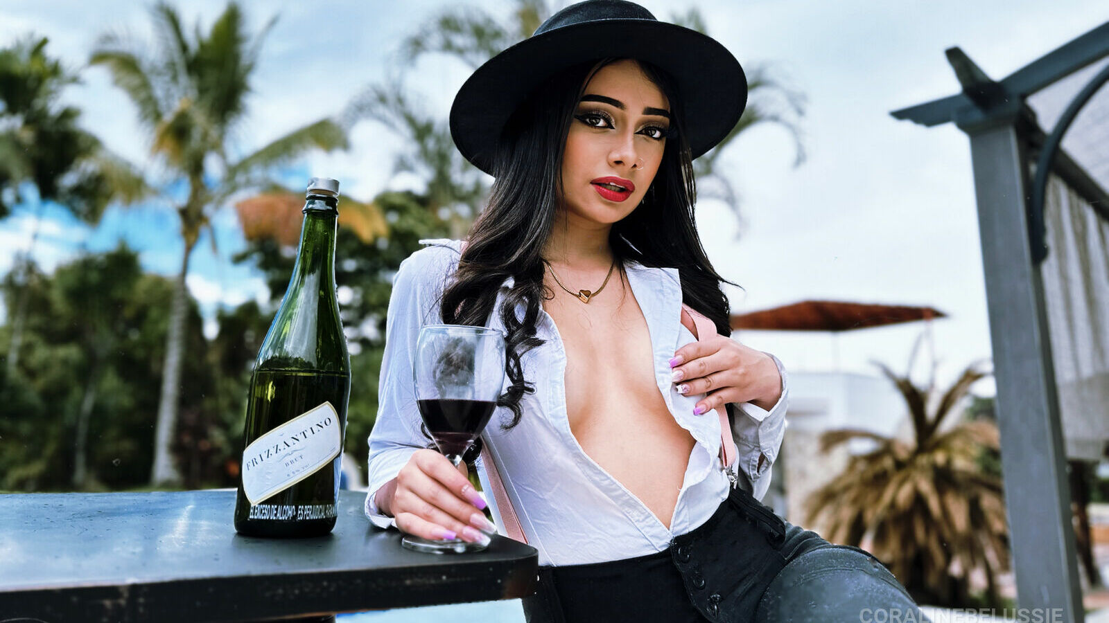 Speak with CoralineBelussie Live