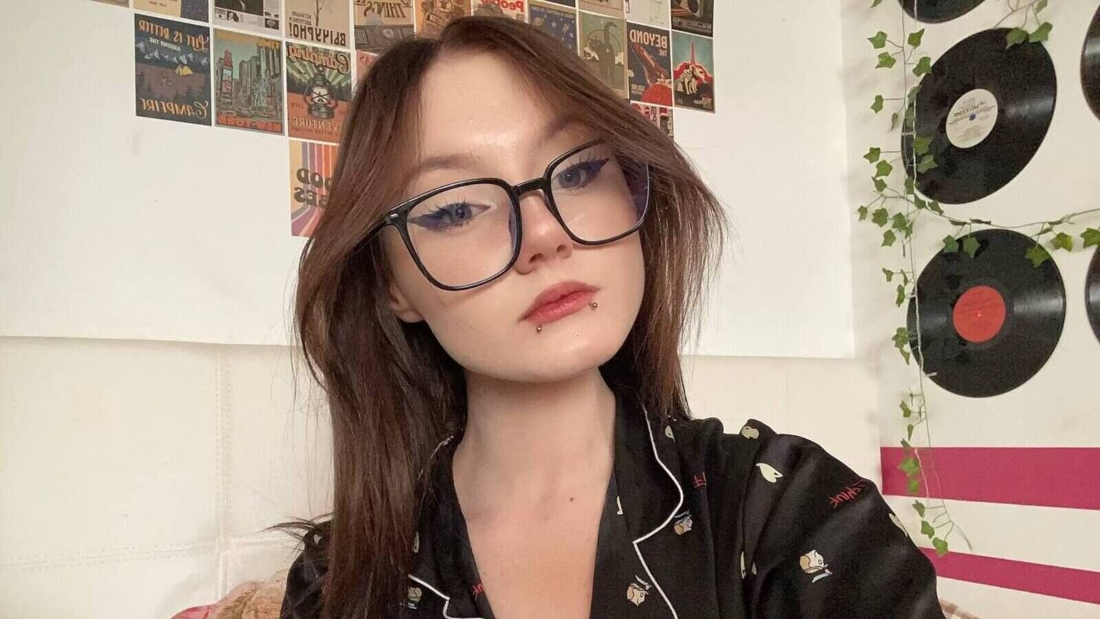 Speak with ElinaBerzina Live