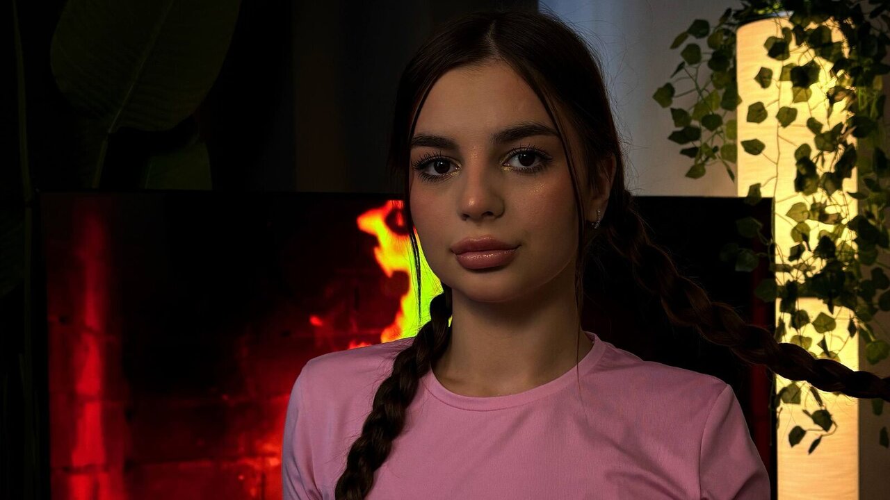 Speak with GertudeCova Live