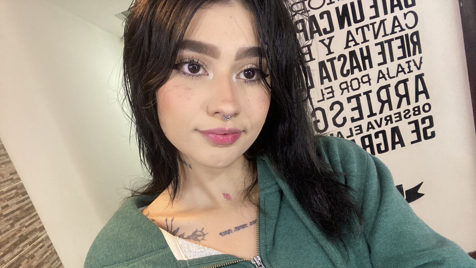 Speak with GinevraParisi Live
