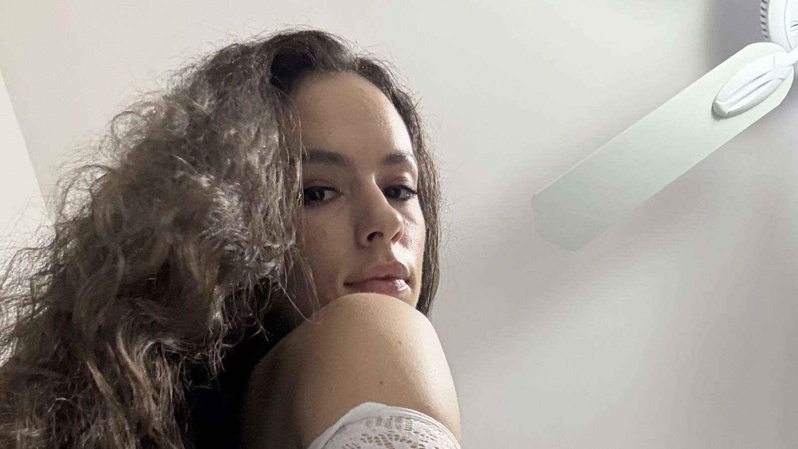 Speak with Honeybrooke Live