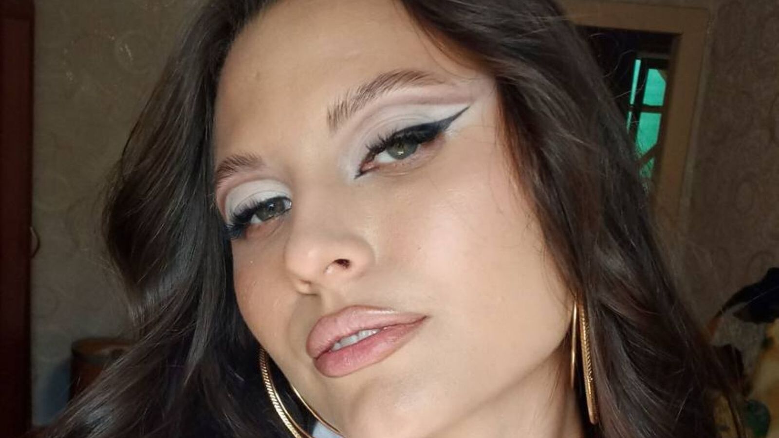 Speak with LeslieSvilti Live