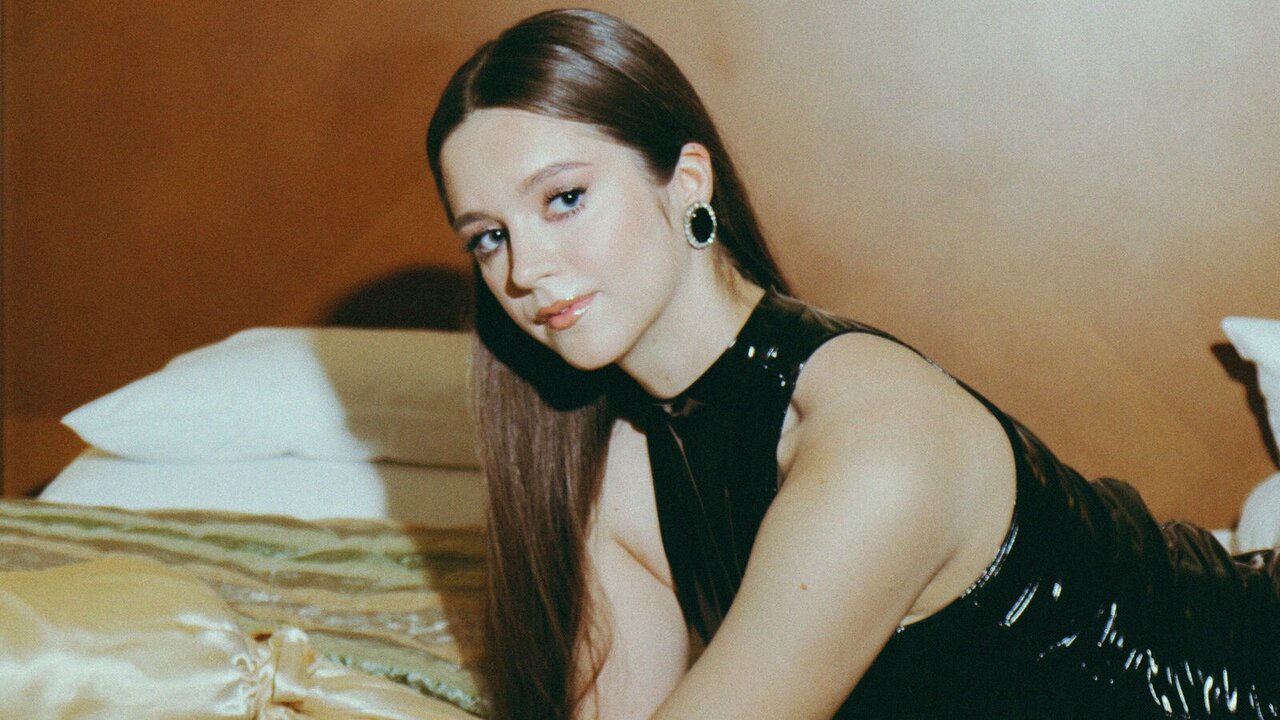 Speak with LiaSolen Live