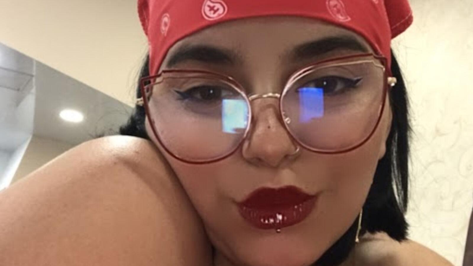 Speak with LisaHanze Live