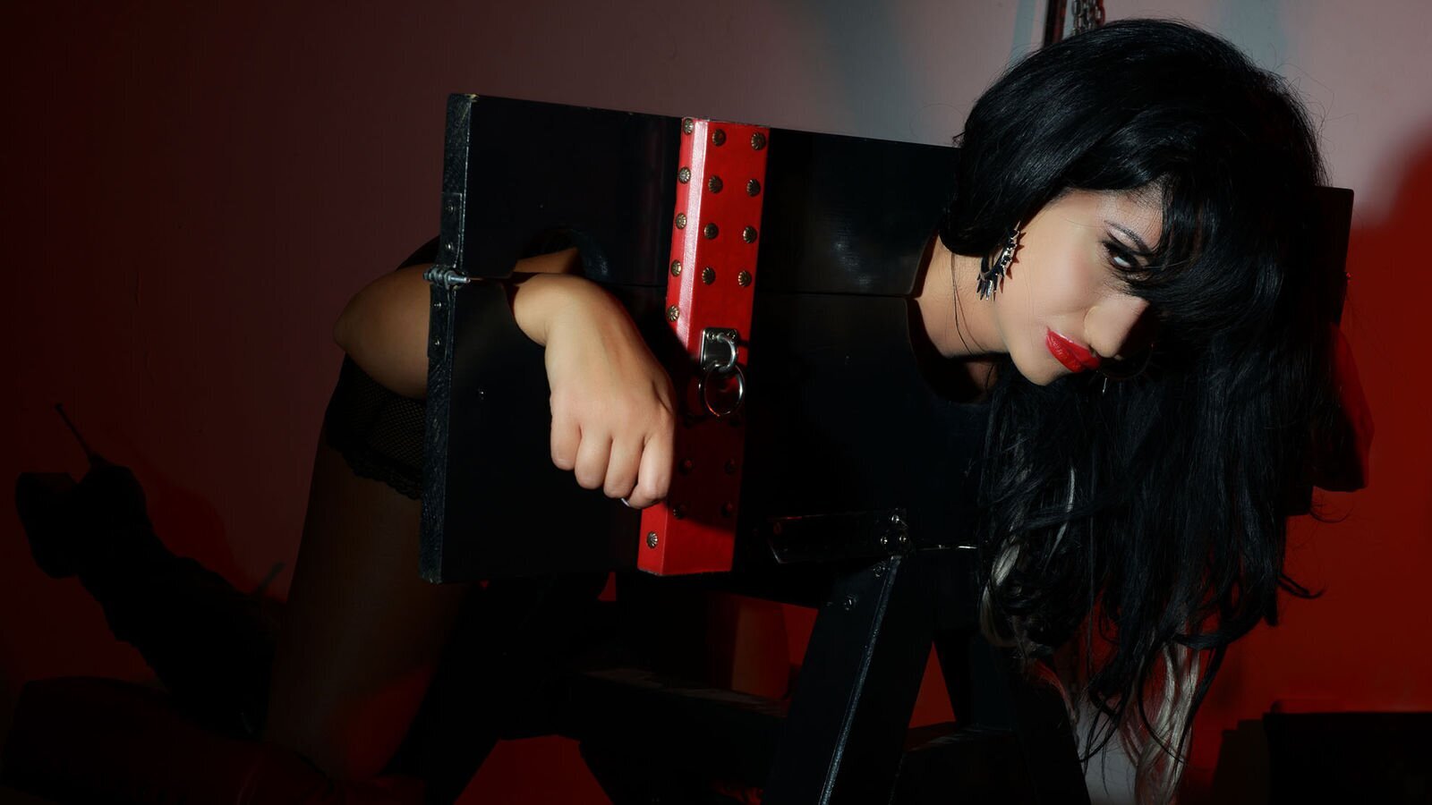 Speak with MedeeaSwitch Live