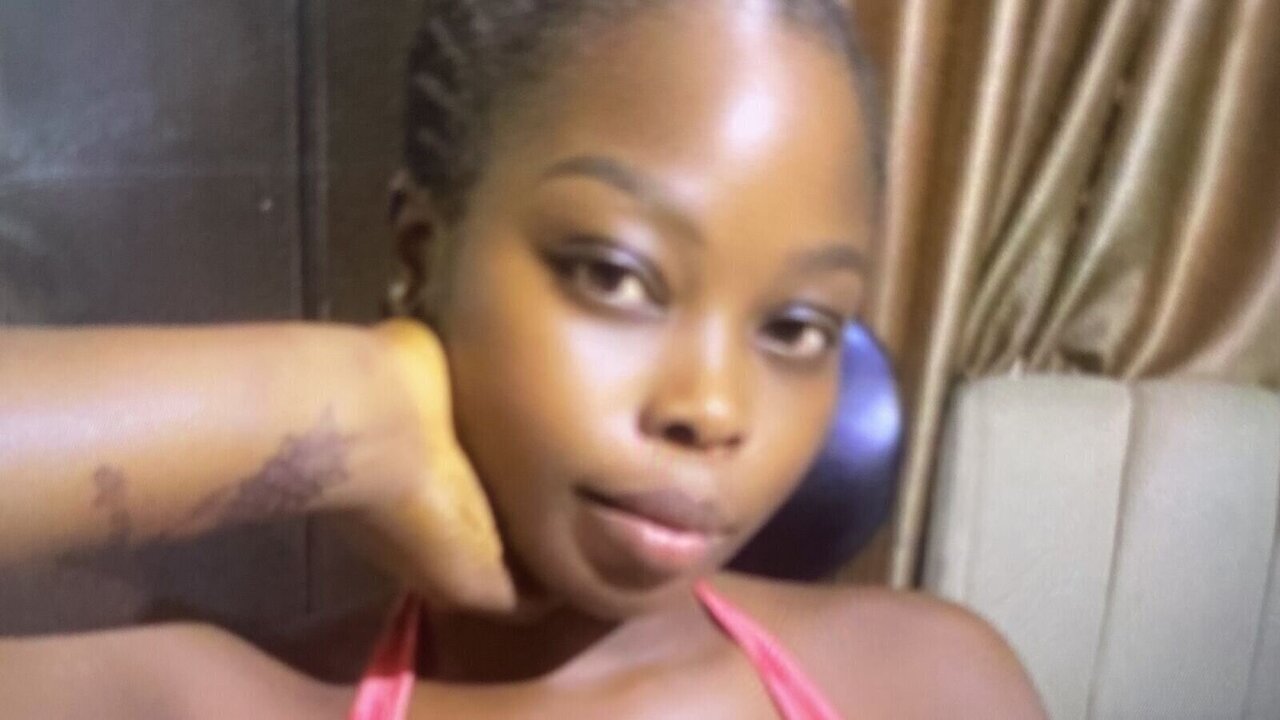 Speak with MikkyMiconia Live