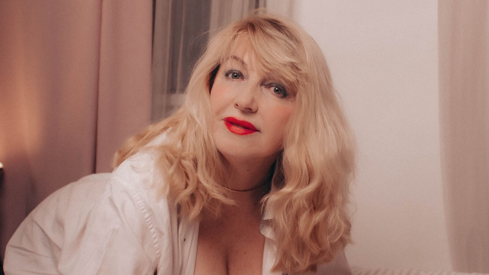 Speak with SamanthaViv Live