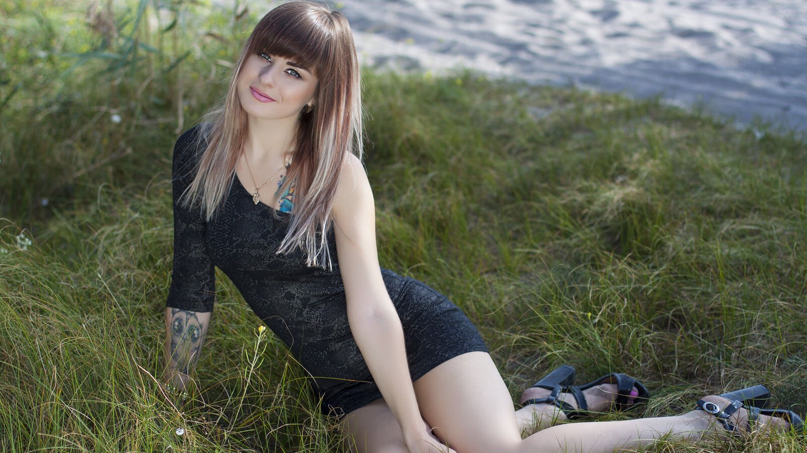 Speak with Souvenire Live