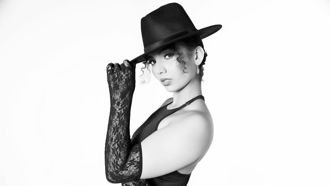 Speak with VeraBellucci Live