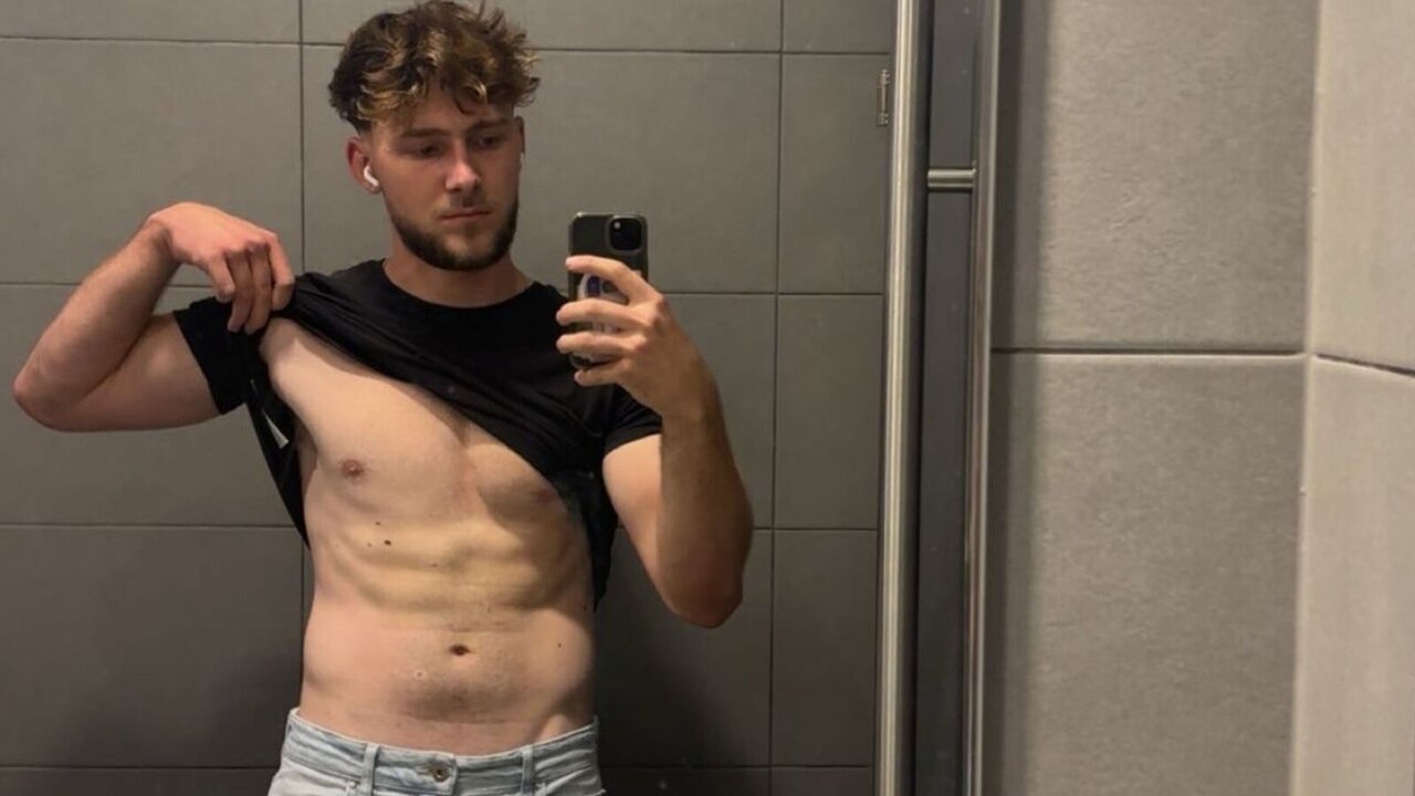 Speak with VivianFox Live