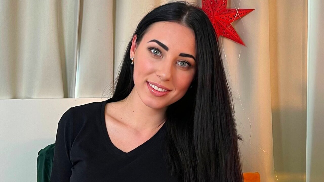 Speak with YasminSiya Live